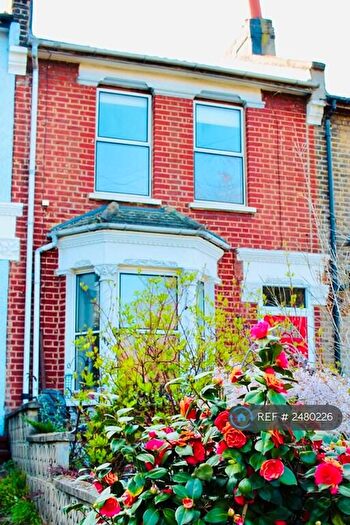 3 Bedroom Terraced House To Rent In Lakedale Road, London, SE18
