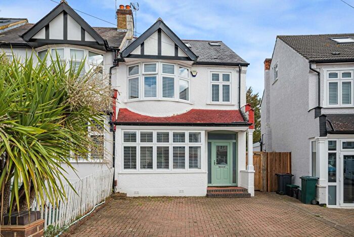 5 Bedroom End Of Terrace House For Sale In Forde Avenue, Bromley, Kent, BR1