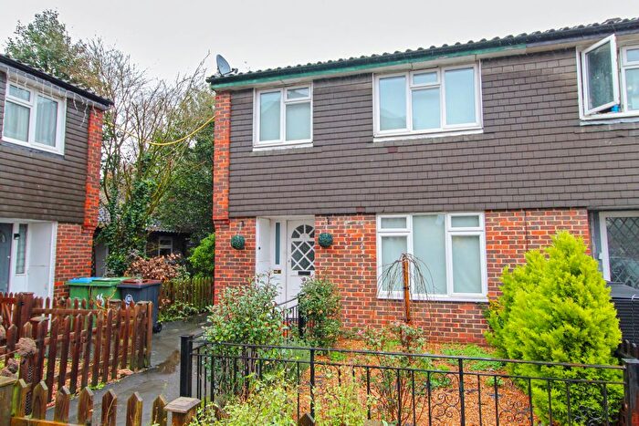3 Bedroom End Terrace House For Sale In Newark Court, Walton-On-Thames, KT12