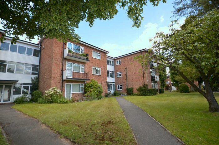 2 Bedroom Flat To Rent In KInellan Court, Beaconsfield, HP9