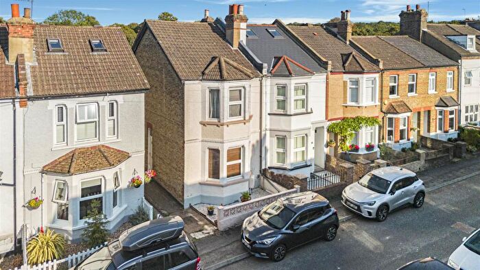 3 Bedroom End Of Terrace House For Sale In Belmont Road, Sutton, SM2