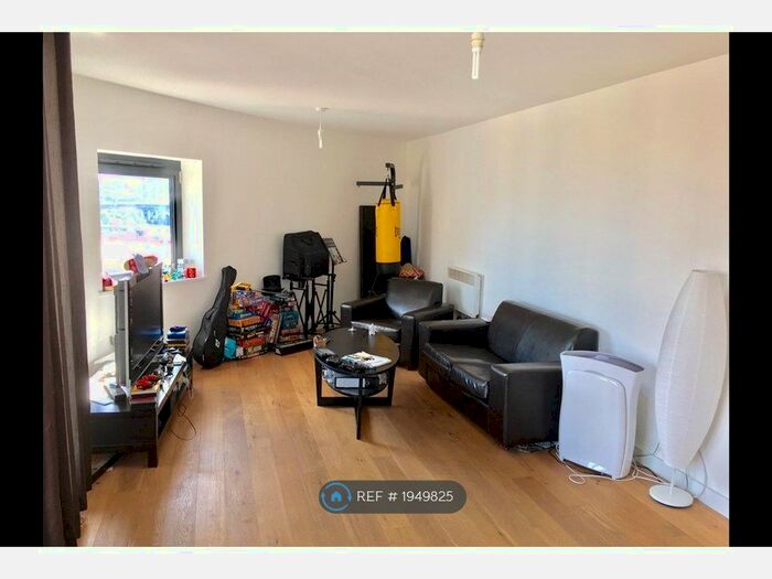 2 Bedroom Flat To Rent In Hallsville Road, London, E16