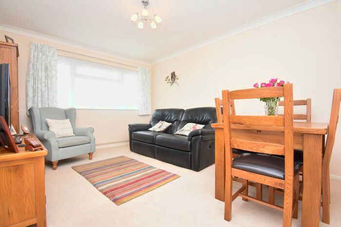 2 Bedroom Maisonette To Rent In Edgar Close, Swanley BR8
