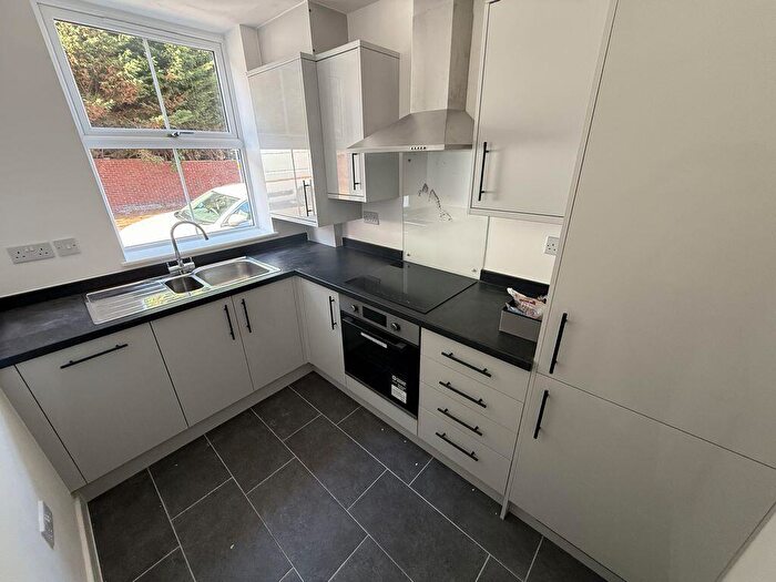 3 Bedroom End Of Terrace House To Rent In Reservoir Road, Birmingham, West Midlands, B16