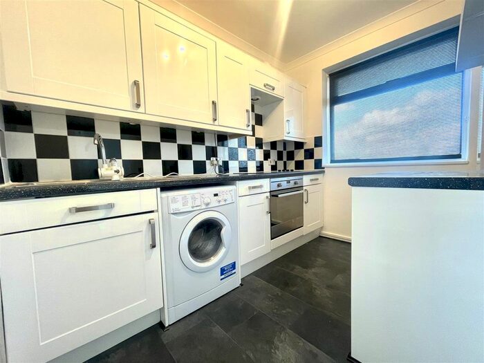 1 Bedroom Flat To Rent In Uvedale Road, Enfield, EN2