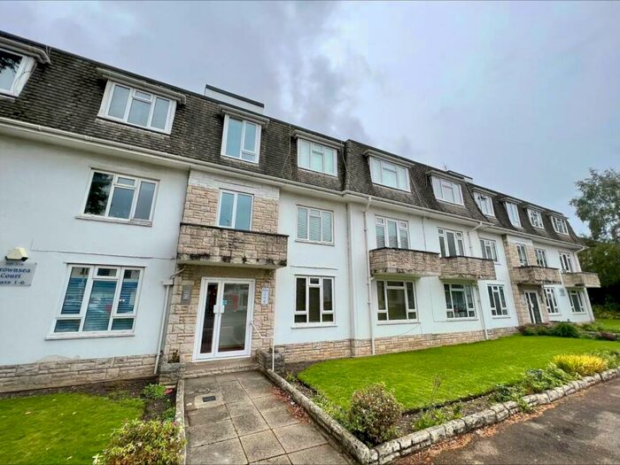 2 Bedroom Flat To Rent In Sandbanks Road, Poole, BH14