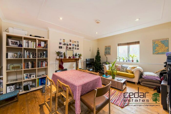 2 Bedroom Flat To Rent In Mapesbury Road, Brondesbury, NW2