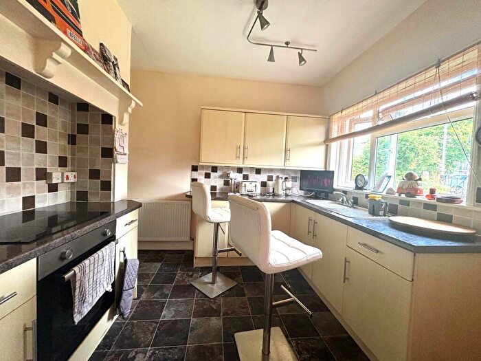 2 Bedroom Bungalow To Rent In Warwick Avenue, Exeter, EX1