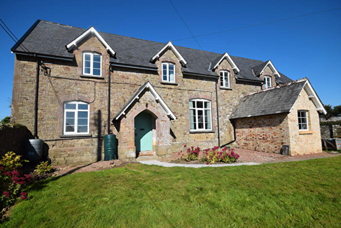 3 Bedroom Maisonette To Rent In Torrington, Devon, EX38