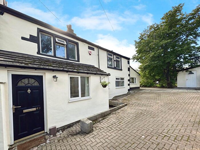 3 Bedroom Semi-Detached House For Sale In Bradford Road, Cleckheaton, BD19