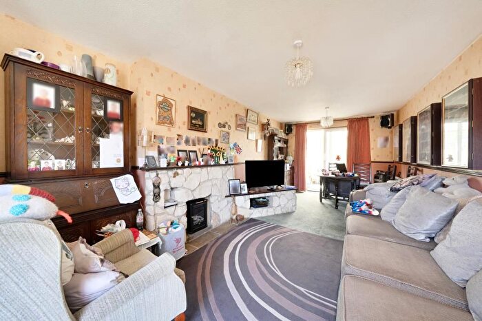 3 Bedroom End Terrace House For Sale In Chesham, Buckinghamshire, HP5