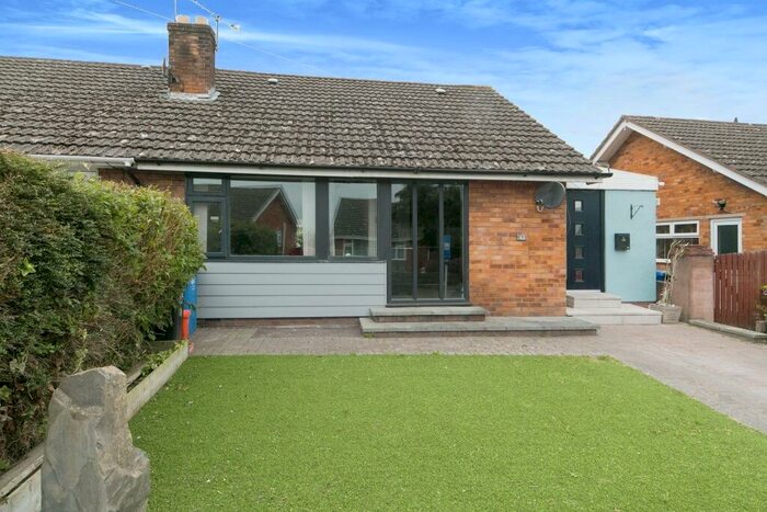 3 Bedroom Semi-Detached Bungalow For Sale In Maes Stanley, LL18