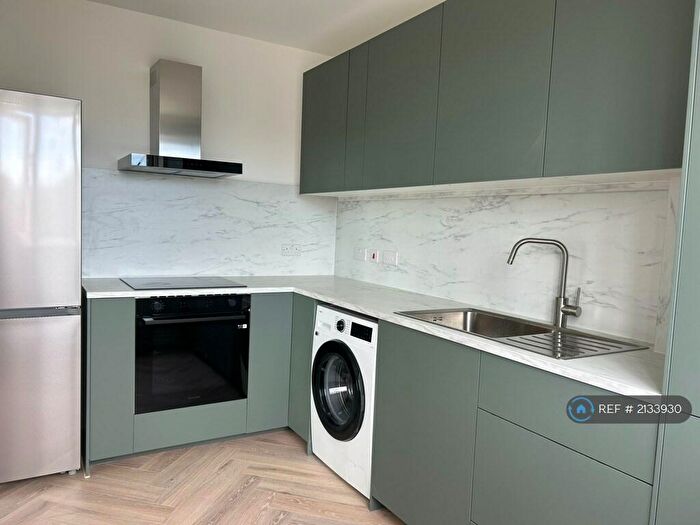 2 Bedroom Flat To Rent In Casterbridge Road, London, SE3