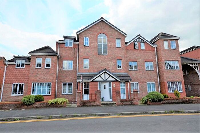 2 Bedroom Flat For Sale In Devonshire Road, Broadheath, WA14