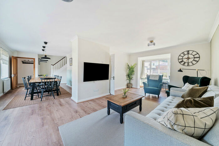 4 Bedroom Flat To Rent In Southgate Villas, SO23
