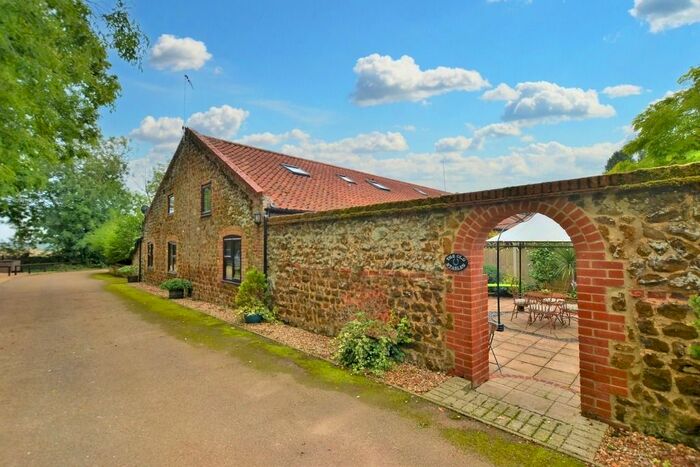 4 Bedroom Barn Conversion For Sale In Common Road, West Bilney, King's Lynn, PE32