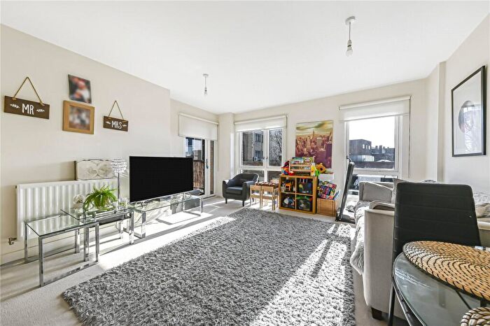 1 Bedroom Flat To Rent In The Point, IG2