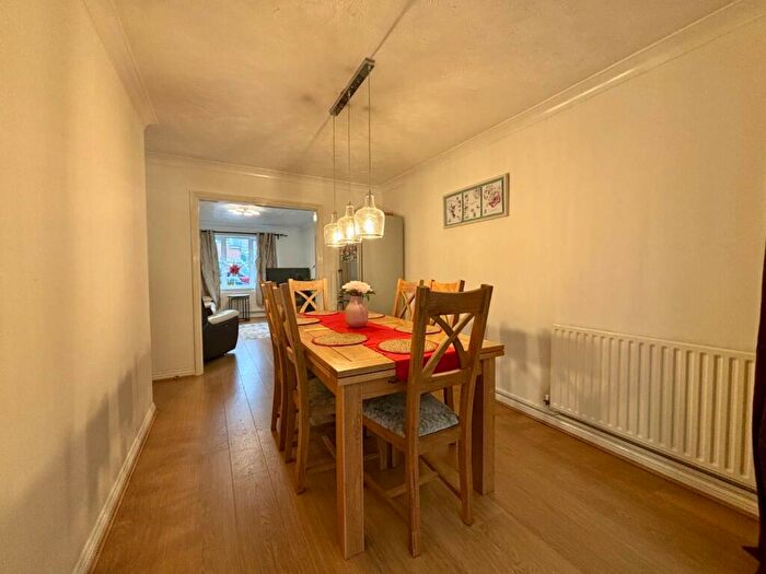 3 Bedroom Detached House For Sale In Flinters Close, Wootton, Northampton, NN4