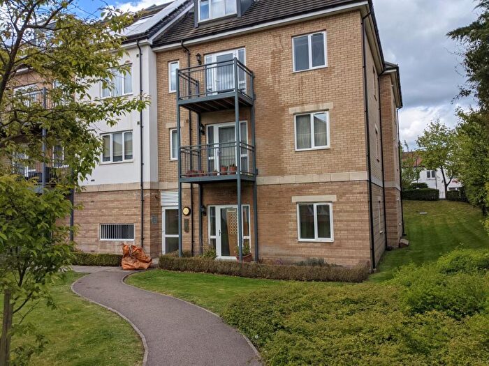3 Bedroom Flat To Rent In Sporton Court, Enfield, EN2