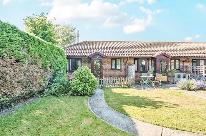 1 Bedroom Bungalow For Sale In Manor Way, Elmer, PO22