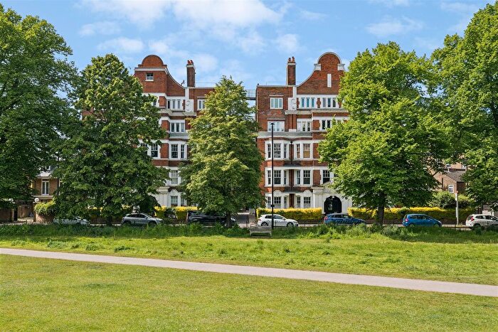 1 Bedroom Flat For Sale In Arlington Park Mansions, London, W4