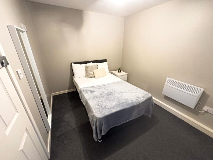 3 Bedroom Terraced House To Rent In Holt Road, L7