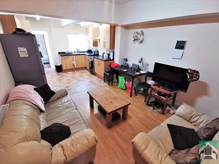 4 Bedroom Terraced House To Rent In Harrow Road, Birmingham, B29