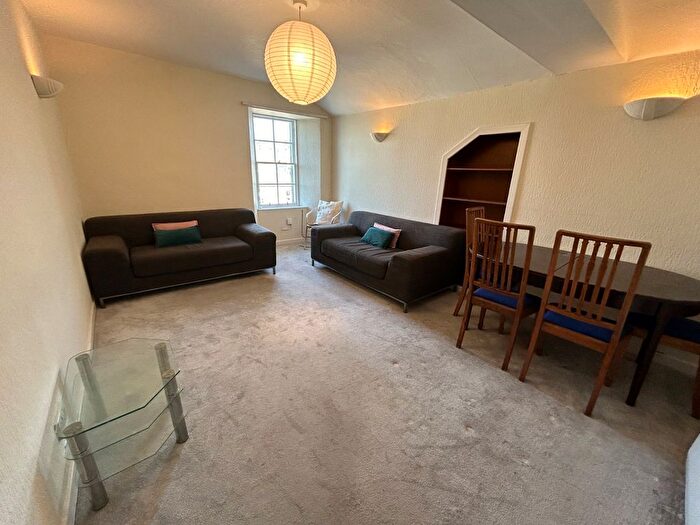 5 Bedroom Flat To Rent In Nicolson Street, Edinburgh, EH8