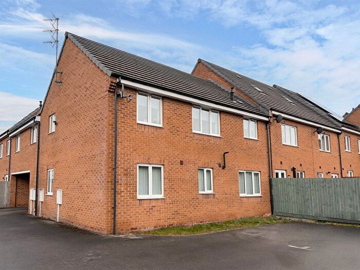 2 Bedroom Flat For Sale In Oaktree Close, Sutton In Ashfield, NG17