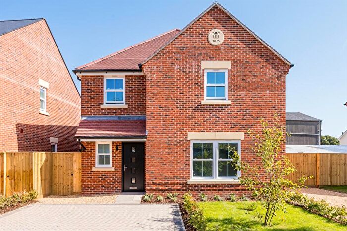 4 Bedroom Property To Rent In King Farm Lane, Hordle, Lymington, SO41