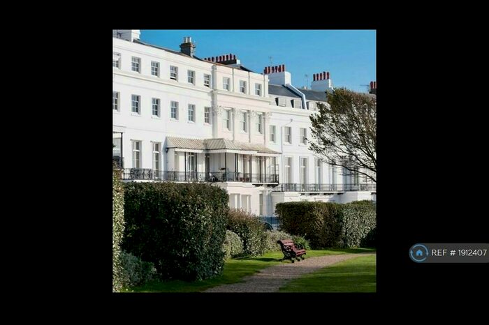 2 Bedroom Penthouse To Rent In Lewes Crescent, Brighton, BN2