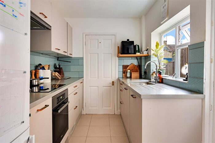 2 Bedroom Terraced House For Sale In Cavendish Road, Cambridge, CB1