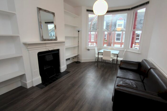 2 Bedroom Flat To Rent In Birnam Road, London, N4