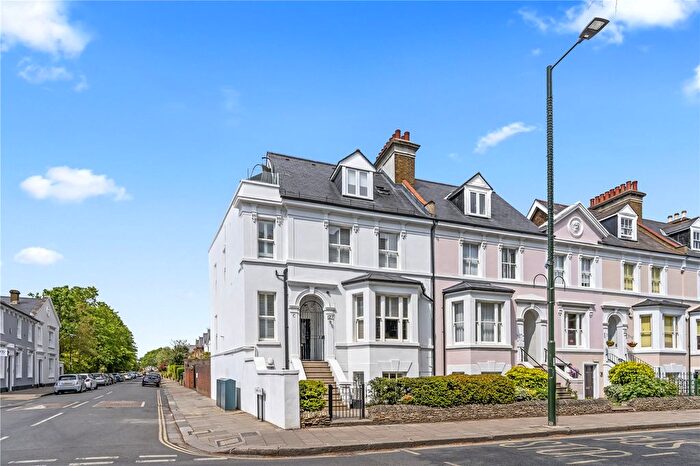 2 Bedroom Flat For Sale In High Street, Teddington, TW11