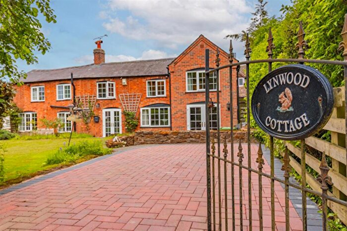 2 Bedroom Cottage For Sale In Keys Lane, Priors Marston, Southam, CV47