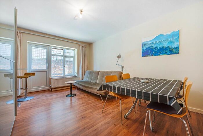 3 Bedroom Apartment To Rent In Murray Grove London, N1