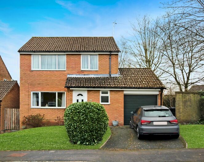 3 Bedroom Detached House To Rent In Swallow Park, Bristol, Gloucestershire, BS35