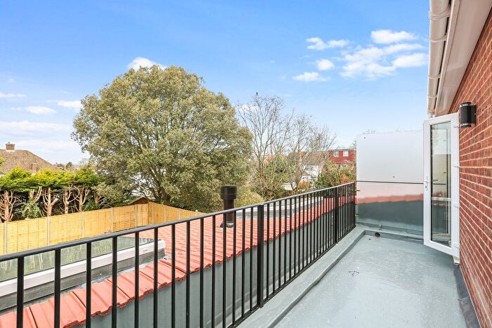 2 Bedroom Flat To Rent In Grosvenor Avenue, Carshalton, SM5