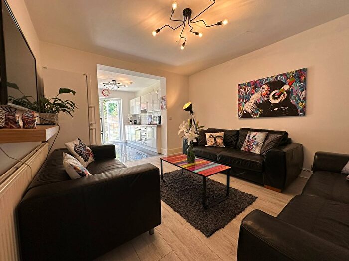 7 Bedroom Semi-Detached House To Rent In Cotton Lane, Manchester, M20