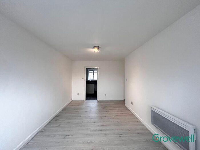 1 Bedroom Flat To Rent In Kendal Court, New Lane, Eccles, Manchester, M30