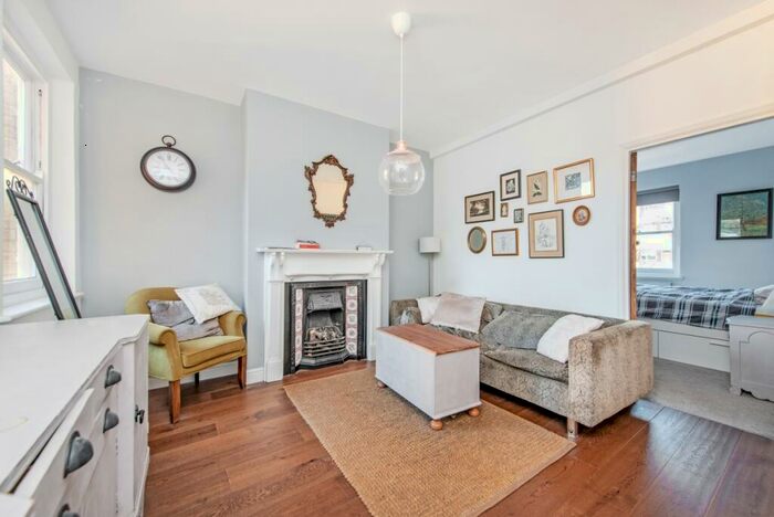 1 Bedroom Apartment To Rent In Cavell Street London, E1