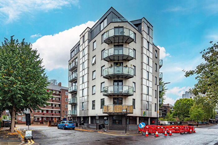 3 Bedroom Flat To Rent In Murray Grove, Islington, London, N1