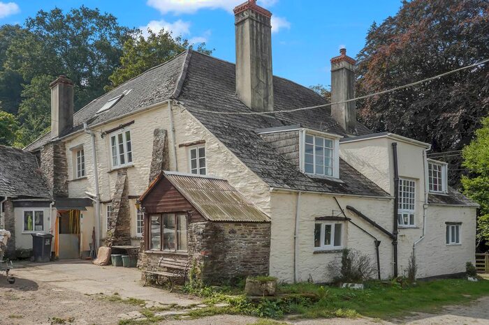 4 Bedroom Detached House For Sale In Totnes, TQ9