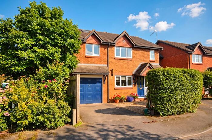4 Bedroom Detached House To Rent In West End, Woking, Surrey, GU24