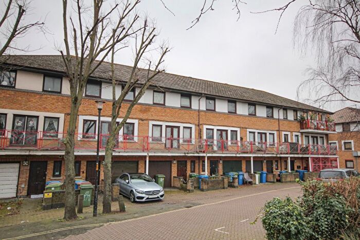 2 Bedroom Flat To Rent In Bermondsey Wall East, London, SE16