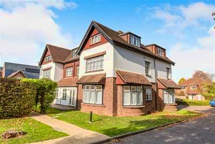 2 Bedroom Flat To Rent In Hillier Road, Guildford, GU1