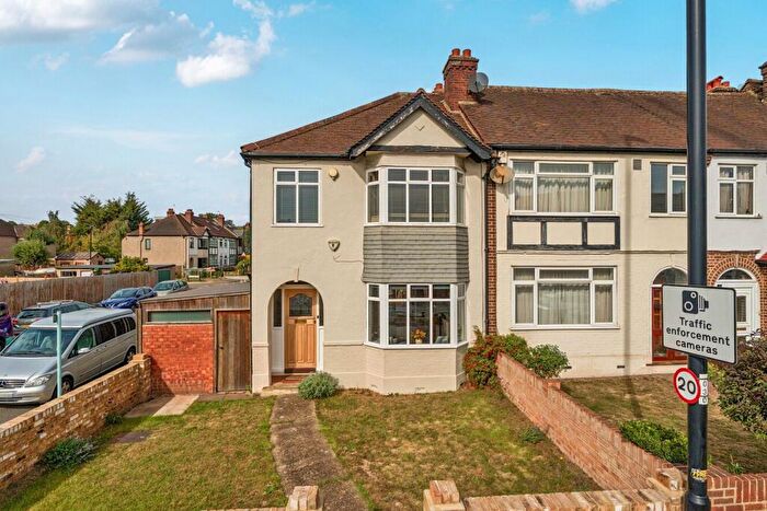 3 Bedroom End Of Terrace House For Sale In Perry Hill, Catford, London, SE6