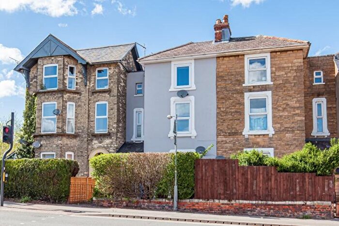 2 Bedroom Apartment To Rent In Middleton Road, Banbury, OX16