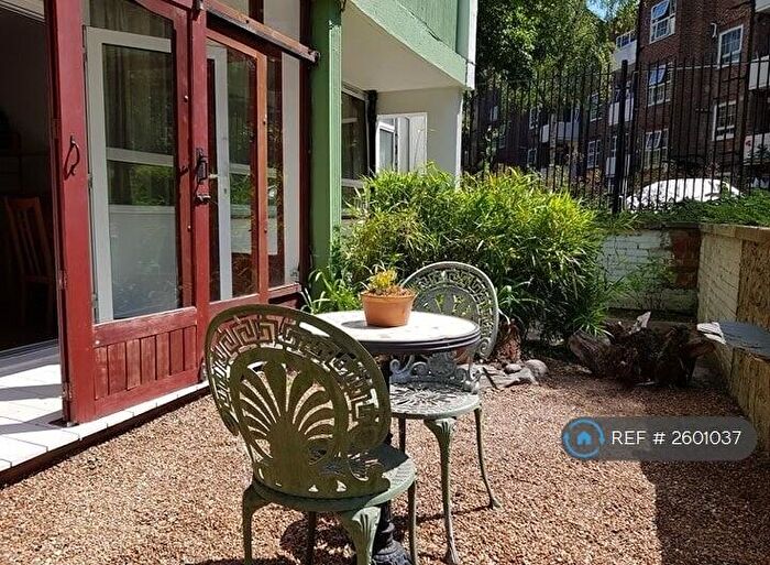 Studio To Rent In Mulberry Court, London, EC1V