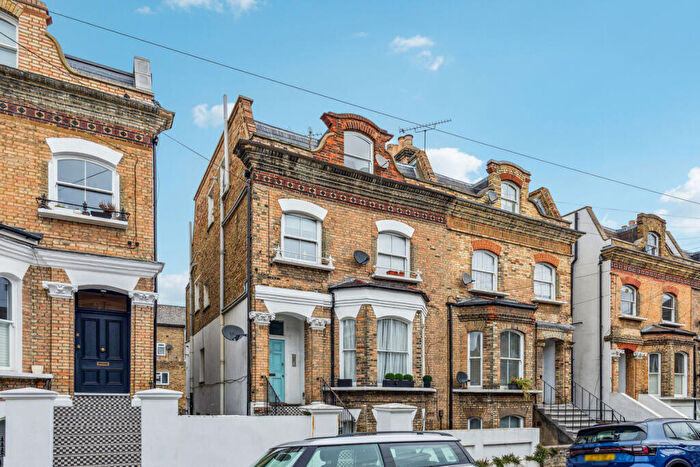 1 Bedroom Flat For Sale In Oberstein Road, London, SW11